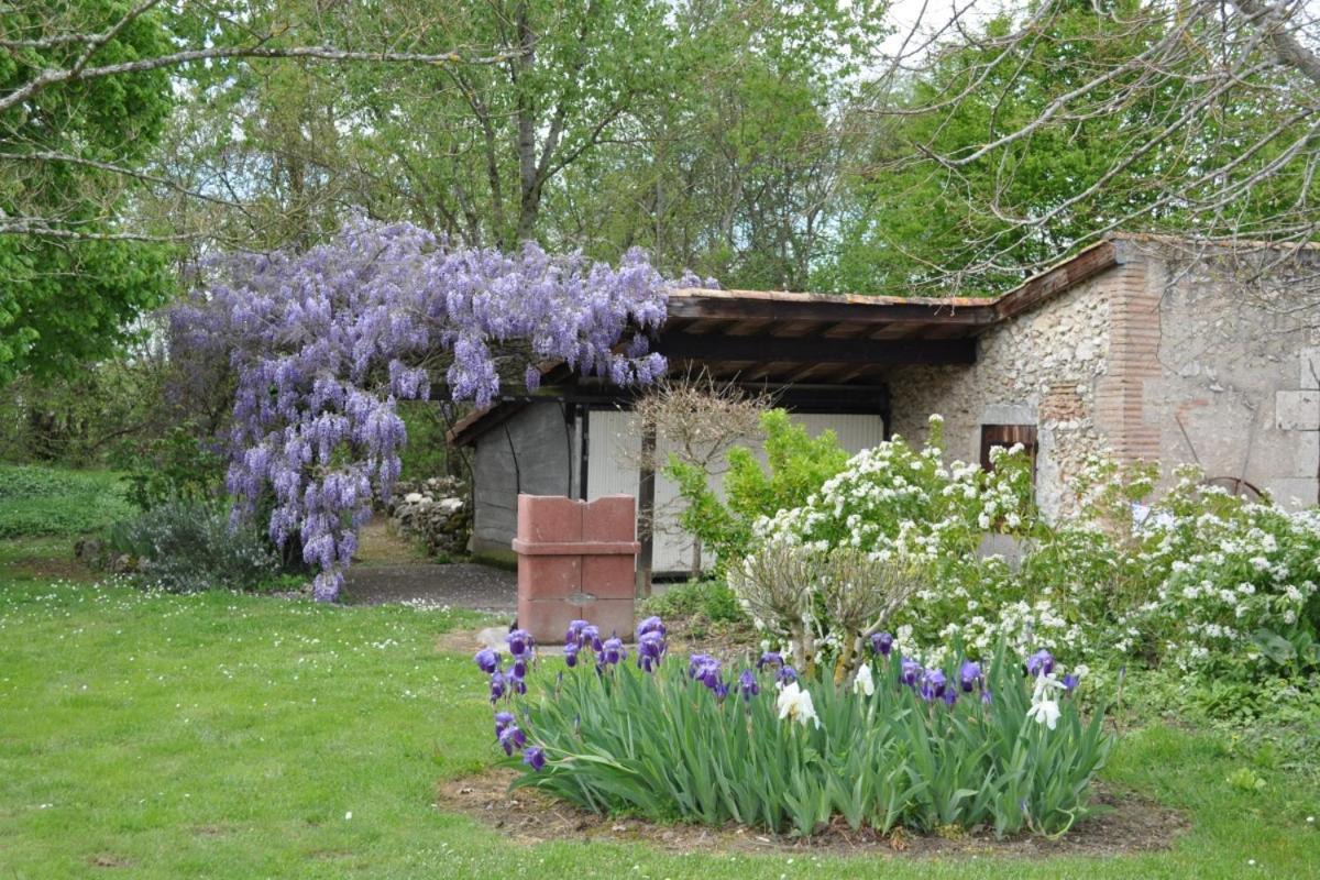 Les Glycines Βίλα Saint-Pierre-de-Buzet Εξωτερικό φωτογραφία